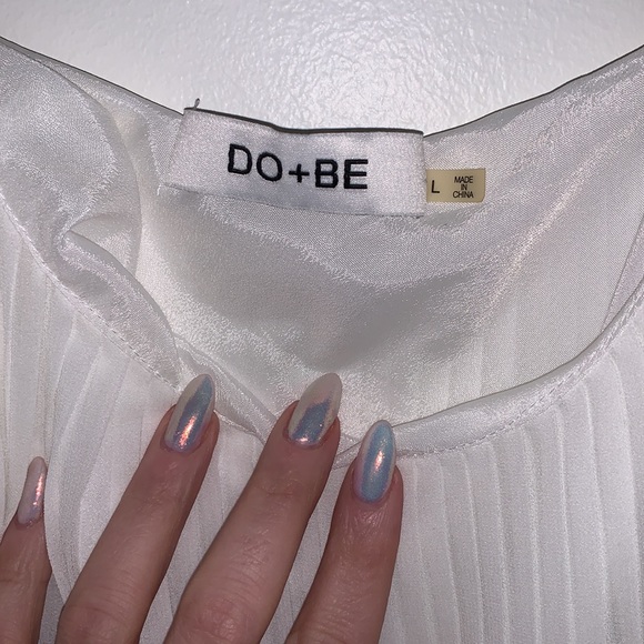 Pleated white cocktail dress with black straps - Picture 3 of 3